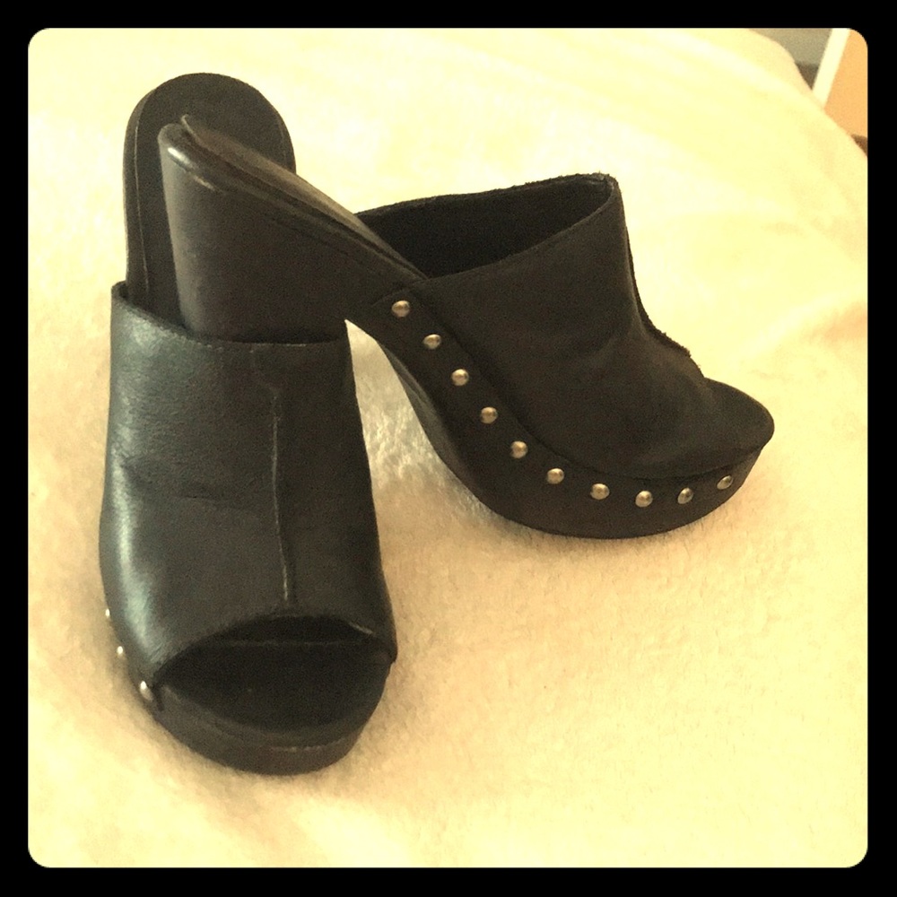 Open toed clogs